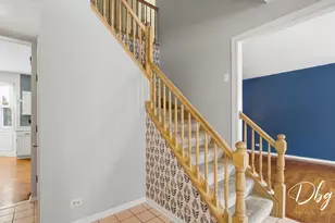 275 N Cambridge Ct, Grayslake, IL 60030 - Photo 4