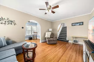 10 N Adams St, North Aurora, IL 60542 - Photo 2