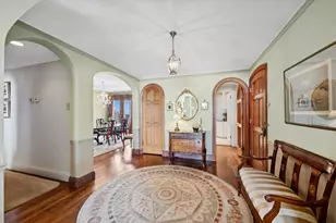 3920 N Lake Shore Dr, Chicago, IL 60613 - Photo 2
