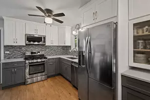 513 Edens Ln, Northfield, IL 60093 - Photo 6