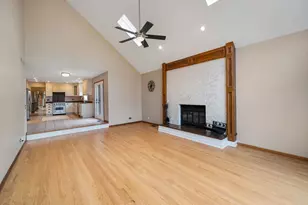 6N777 Palomino Dr, Saint Charles, IL 60175 - Photo 18