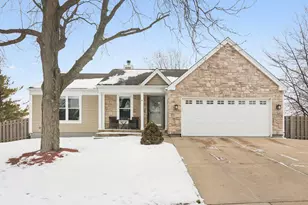 469 Pheasant Rdg Rd, Lake Zurich, IL 60047 - Photo 1