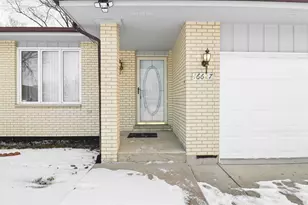 16627 Carse Ave, Harvey, IL 60426 - Photo 8