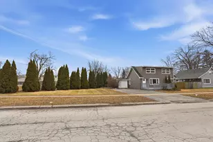5831 W 81st Pl, Burbank, IL 60459 - Photo 6