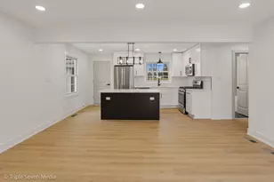 5831 W 81st Pl, Burbank, IL 60459 - Photo 10