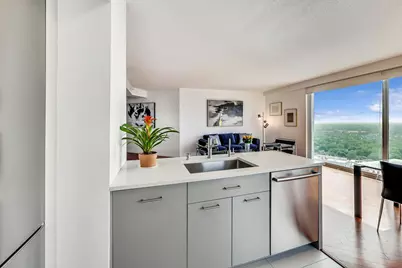 1720 Maple Avenue #2740, Evanston, IL 60201 - Photo 14