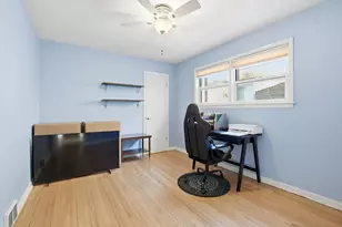 5533 N Menard Ave, Chicago, IL 60630 - Photo 6