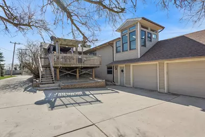 906 E Streamwood Boulevard, Streamwood, IL 60107 - Photo 4