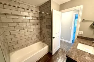 298 Maplewood Ct, Schaumburg, IL 60193 - Photo 20