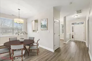 820 Bellevue Cir, Oswego, IL 60543 - Photo 8