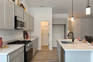 154 S Llanos St, Cortland, IL 60112 - Photo 8