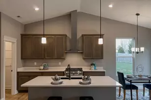 152 S Llanos St, Cortland, IL 60112 - Photo 6