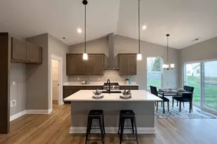 152 S Llanos St, Cortland, IL 60112 - Photo 4