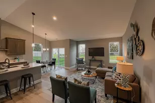 152 S Llanos St, Cortland, IL 60112 - Photo 8