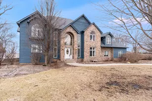 107 W North St, Gardner, IL 60424 - Photo 1