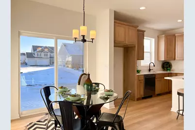 94 W Crabapple Avenue, Cortland, IL 60112 - Photo 4