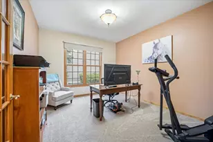 1101 King Edward Ave, Saint Charles, IL 60174 - Photo 12