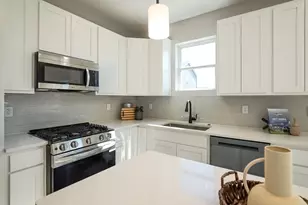 20 W Sandalwood Ave, Cortland, IL 60112 - Photo 4