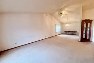 1306 S State St, Belvidere, IL 61008 - Photo 10