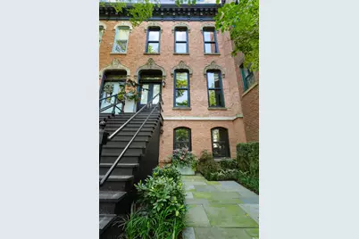 437 W Webster Avenue, Chicago, IL 60614 - Photo 2