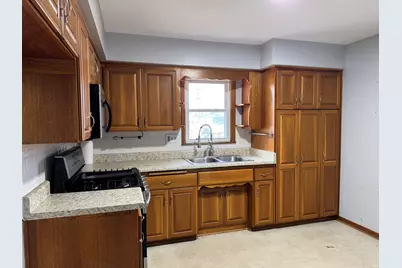 1988 S Bend Road, Rockford, IL 61109 - Photo 4