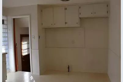 160 N Kennedy Drive, Bradley, IL 60915 - Photo 8