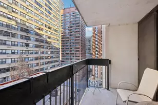 222 E Pearson St, Chicago, IL 60611 - Photo 8
