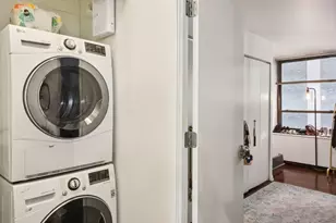 222 E Pearson St, Chicago, IL 60611 - Photo 6