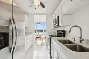 4800 S Chicago Beach Dr, Chicago, IL 60615 - Photo 6