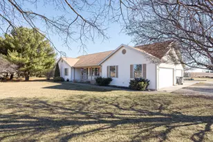 1476 County Rd 2500 E, Ogden, IL 61859 - Photo 2