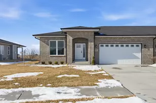 392 White Hawk Way, Manteno, IL 60950 - Photo 2