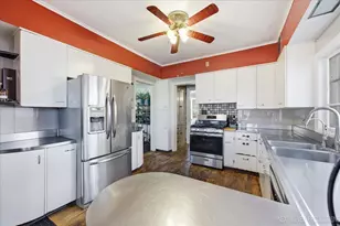 628 Sexton St, Aurora, IL 60505 - Photo 14