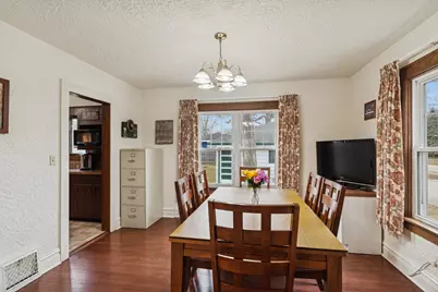 802 Kirkwood Avenue, Winthrop Harbor, IL 60096 - Photo 8