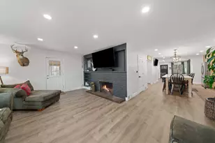 338 Lakelawn Blvd, Aurora, IL 60506 - Photo 10