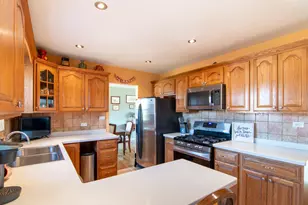 2S478 Lloyd Ave, Lombard, IL 60148 - Photo 6