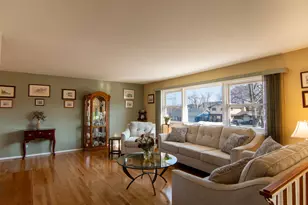 2S478 Lloyd Ave, Lombard, IL 60148 - Photo 2