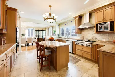 6642 N Kilbourn Avenue, Lincolnwood, IL 60712 - Photo 18