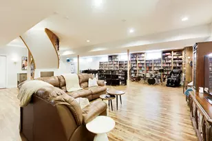 6642 N Kilbourn Ave, Lincolnwood, IL 60712 - Photo 58