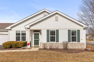 16346 Crescent Lake Dr, Crest Hill, IL 60403 - Photo 2