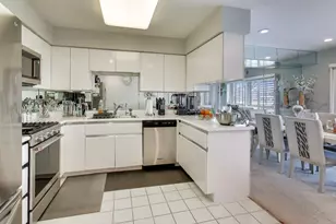 654 Picardy Cir, Northbrook, IL 60062 - Photo 8