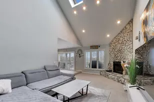 654 Picardy Cir, Northbrook, IL 60062 - Photo 12