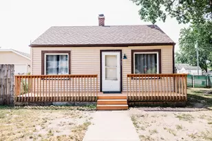 701 Kingsley Dr, Machesney Park, IL 61115 - Photo 1