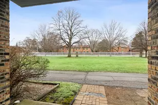 1633 N Windsor Dr, Arlington Heights, IL 60004 - Photo 14