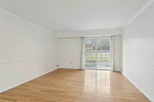 1633 N Windsor Dr, Arlington Heights, IL 60004 - Photo 2