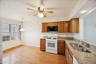 11404 Prescott Ln, Westchester, IL 60154 - Photo 8