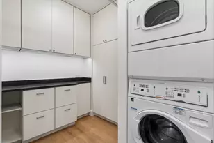 435 W Erie St, Chicago, IL 60654 - Photo 30