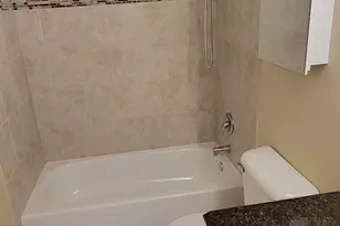 274 W Ct Of Shorewood Ln, Vernon Hills, IL 60061 - Photo 6