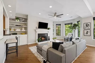 835 W Belle Plaine Avenue #2, Chicago, IL 60613 - Photo 2