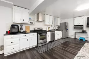 1524 Oswego Rd, Naperville, IL 60540 - Photo 32