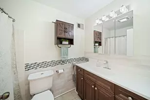 175 Lake Blvd, Buffalo Grove, IL 60089 - Photo 18